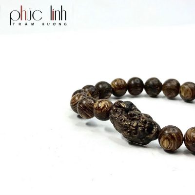 Phuc Linh Agarwood Chips Bracelet 8Mm Mix Small Pixiu Charm