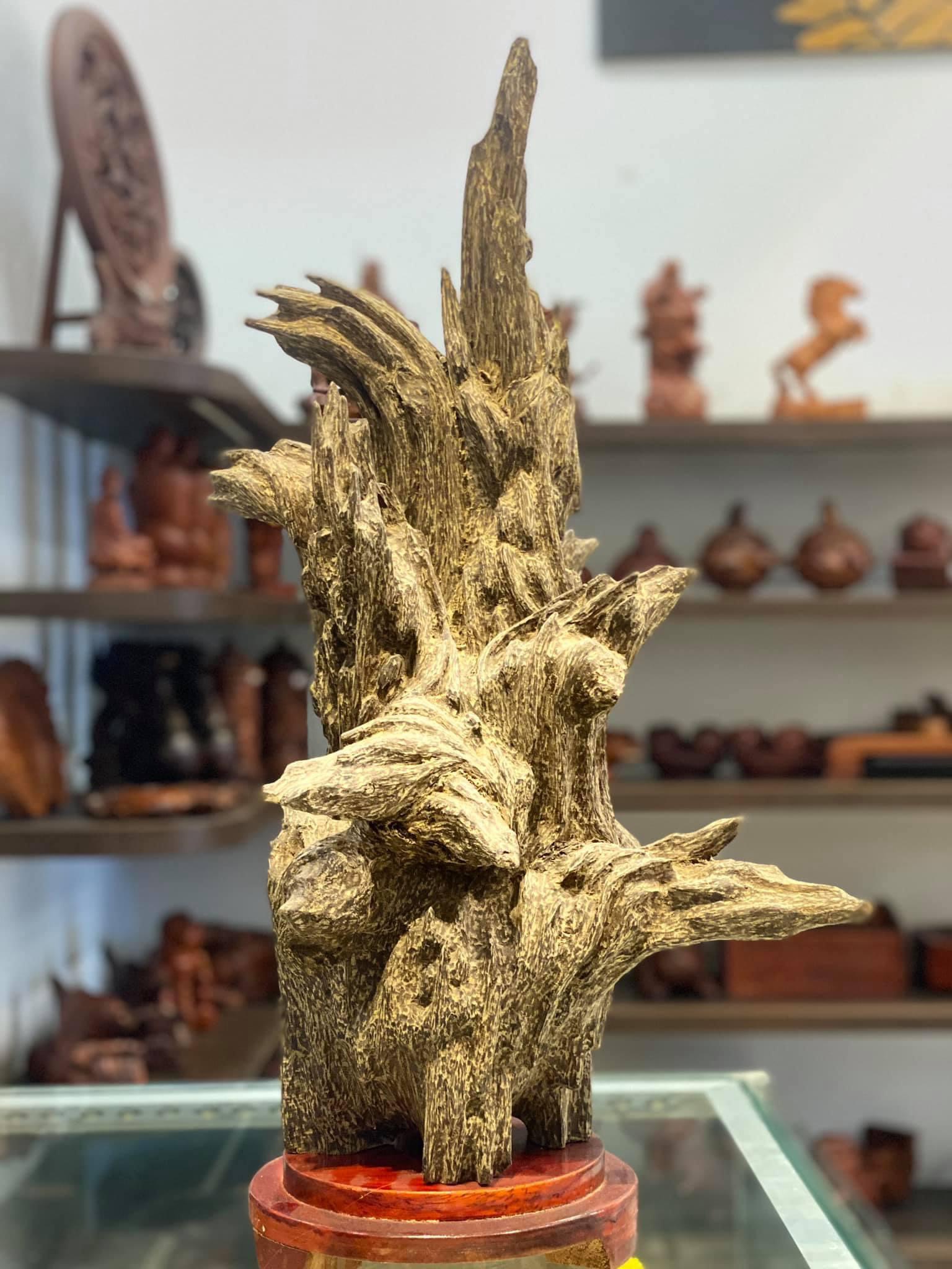 Agarwood Fine Art Used For Feng Shui Decoration To Bring Positive Energy To Living Space - Agarwood Benefits