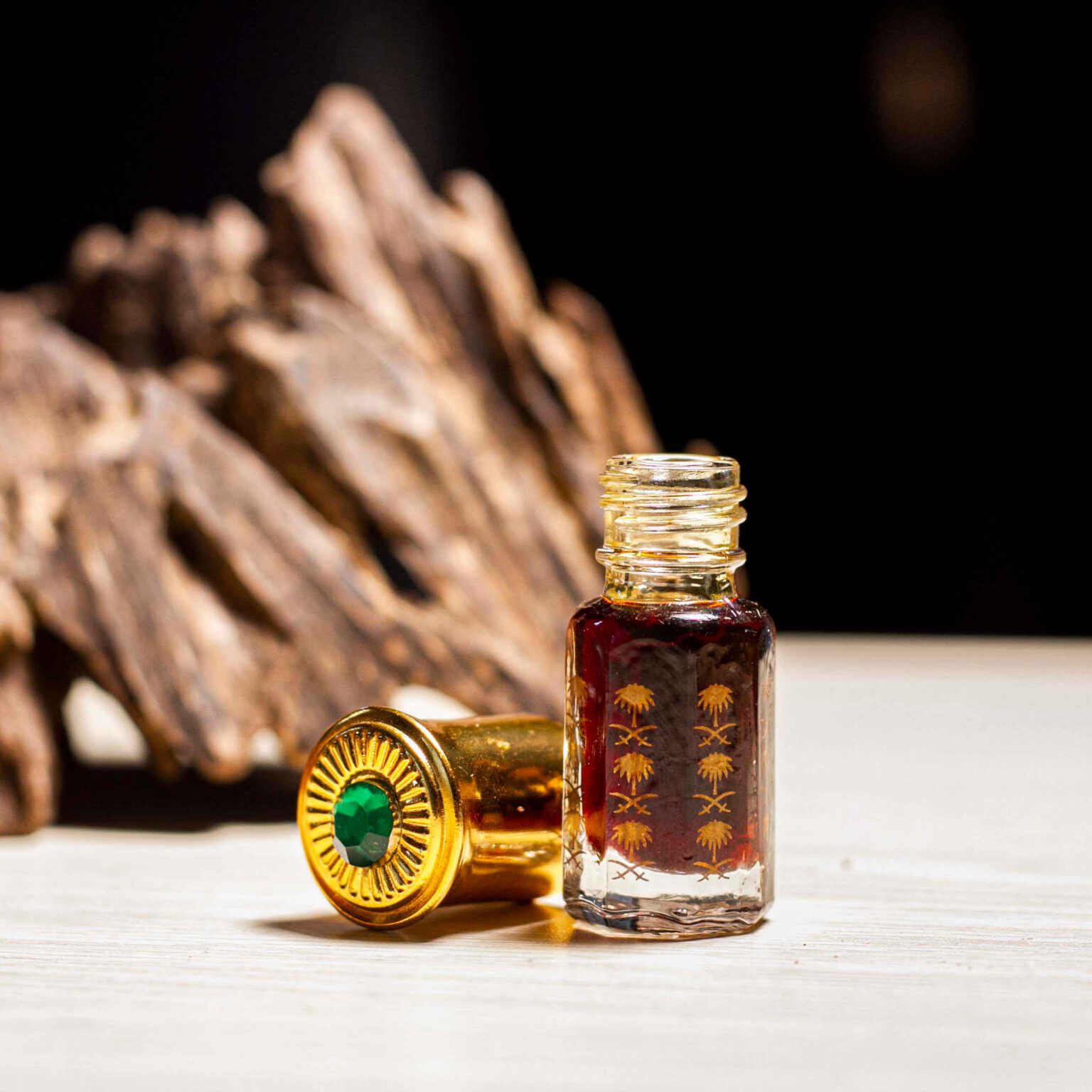 There Are Many Types Of Agarwood - Revealing The Secret Of Real And Fake Agarwood? 7 Agarwood Essential Oil Is Widely Used In The Perfume Industry As A Stable Scent Agent