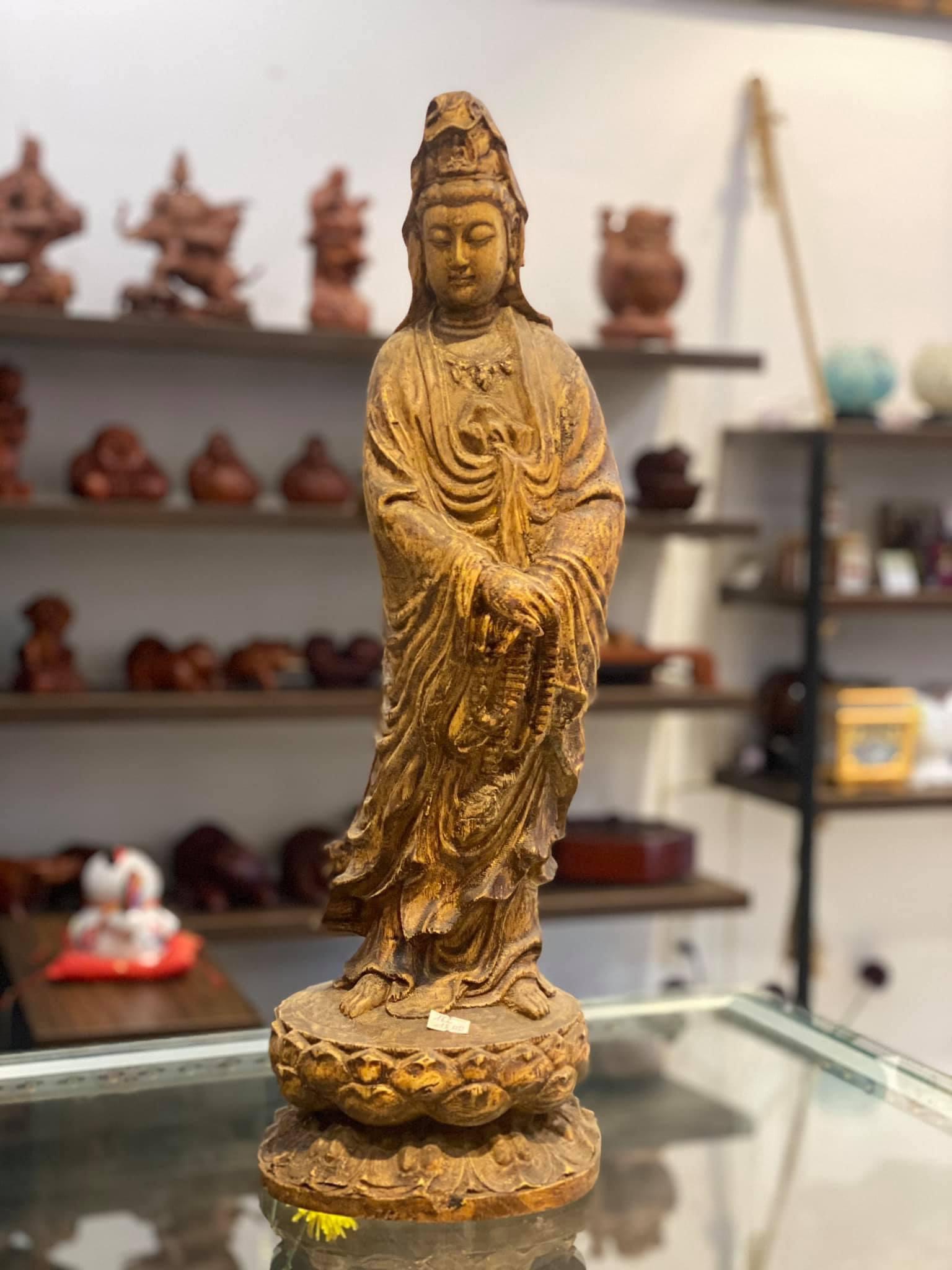 Displaying Agarwood Statues At Work And Living Space Brings Prosperity And Attracts Fortune To The Owner