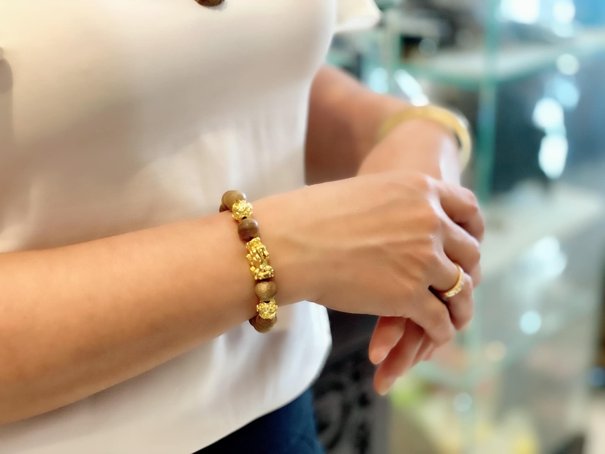 Wearing Agarwood Bracelets not only demonstrates the user's aesthetic sense, but it also validates the owner's position.