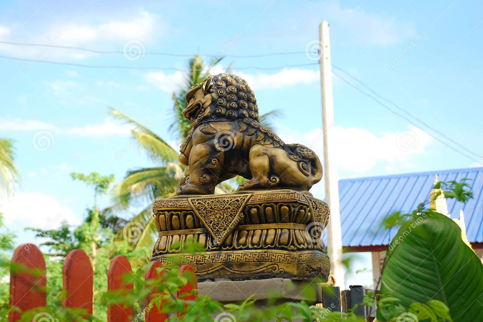 Several households place Pixiu in front of the entrance in order to fend off evil spirits and demons outside their home.